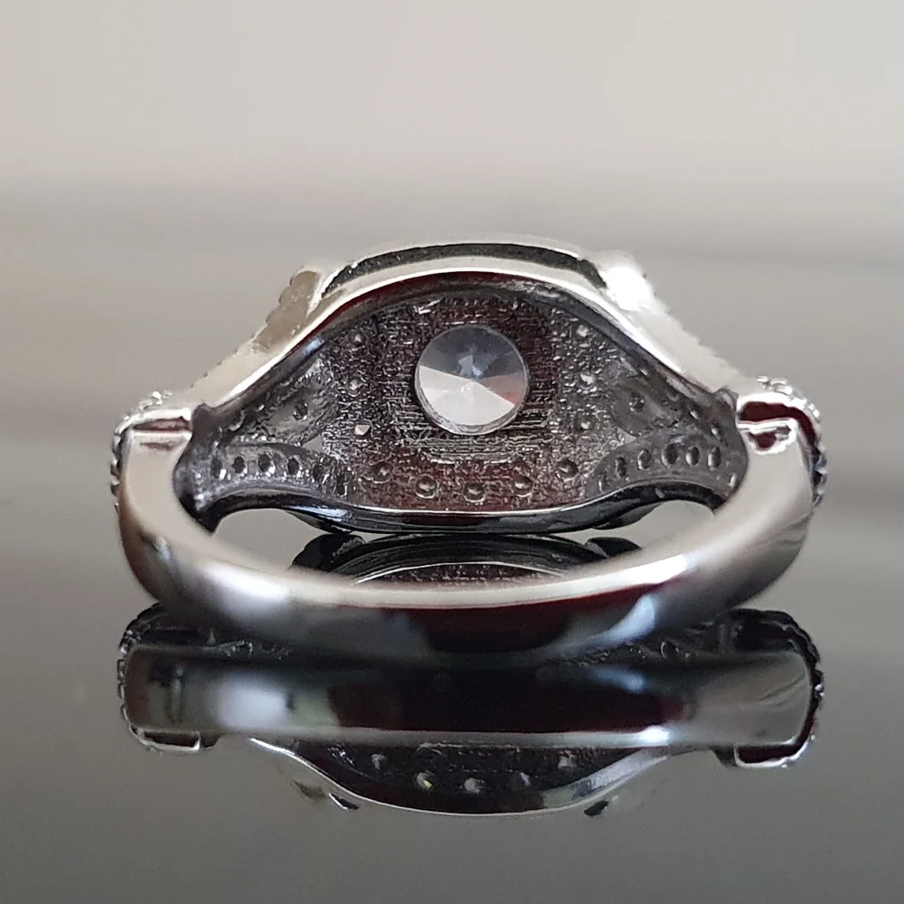 Chic Designer Silver Jewelry Set - Picture 5 of 9